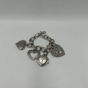 Avon Heart‎ Shaped Charm Bracet Does NOT Work As Is